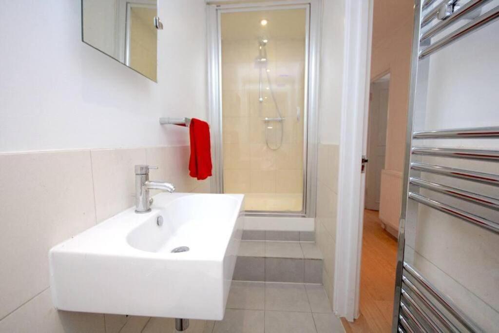 Lovely Kensington Flat London Exterior photo
